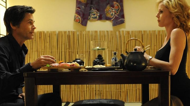 Una scena tratta dal film Volano coltelli