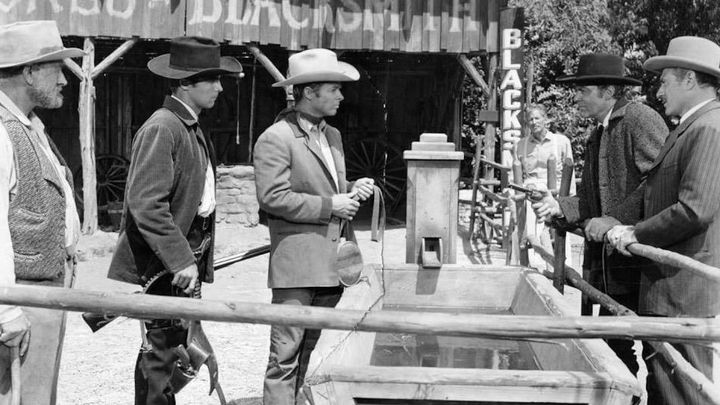 Una scena tratta dal film Duello tra le rocce