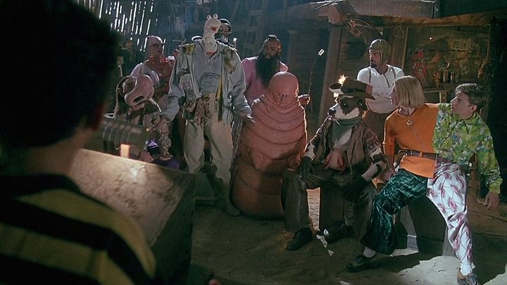 Una scena tratta dal film Freaked - Sgorbi