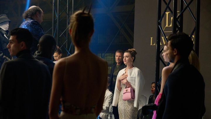 Una scena tratta dal film Crimini d'alta moda