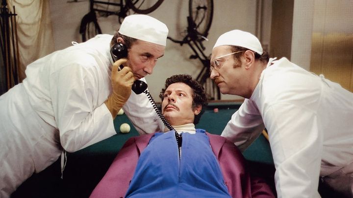 Una scena tratta dal film Niente di grave, suo marito è incinto