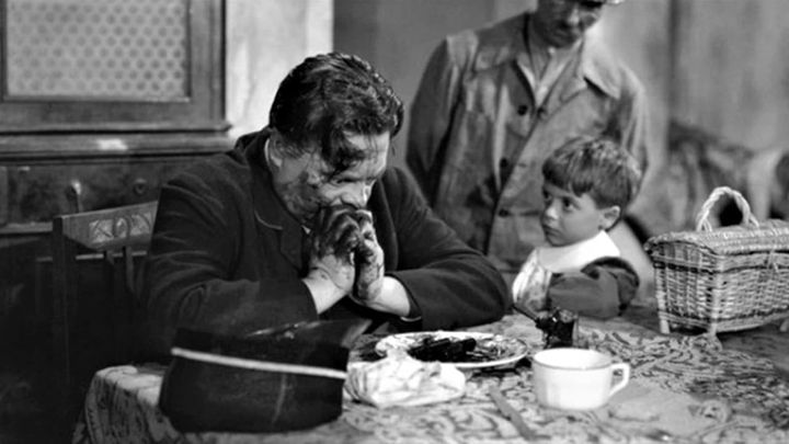 Una scena tratta dal film Mio figlio professore