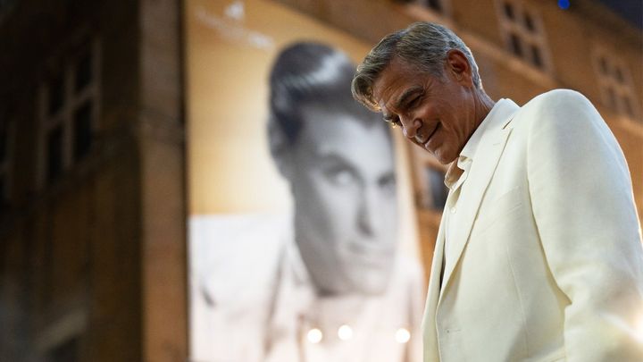 Una scena tratta dal film Jay Kelly