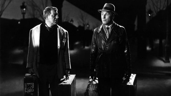 Una scena tratta dal film La traversata di Parigi