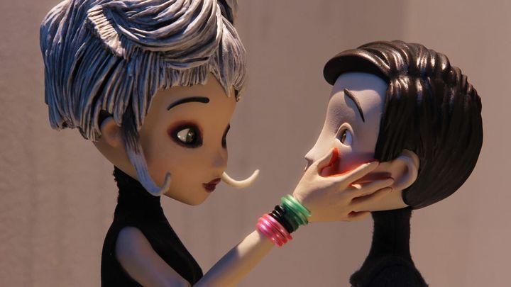 Una scena tratta dal film Mani Rosse