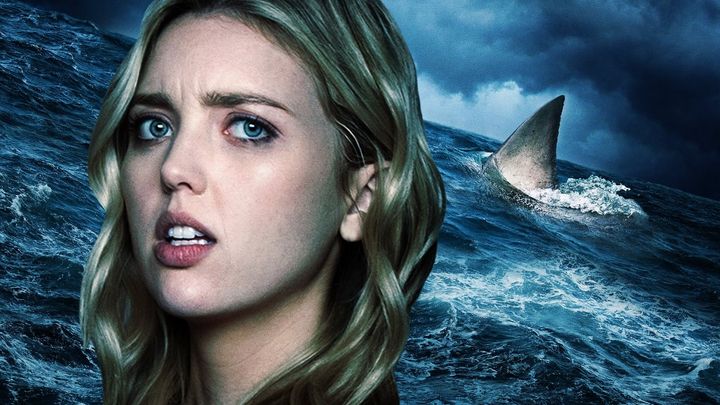 Una scena tratta dal film Shark Season