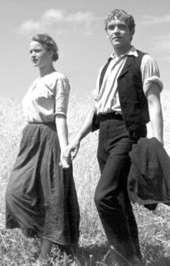 Locandina Romeo e Giulietta al villaggio