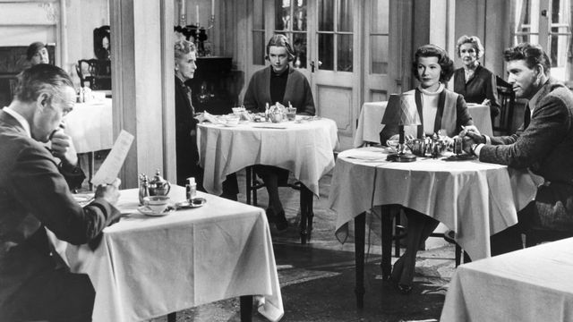 Una scena tratta dal film Tavole separate