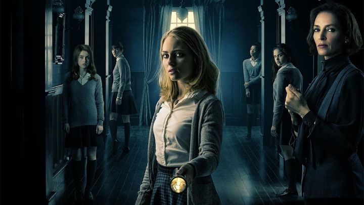 Una scena tratta dal film Dark Hall