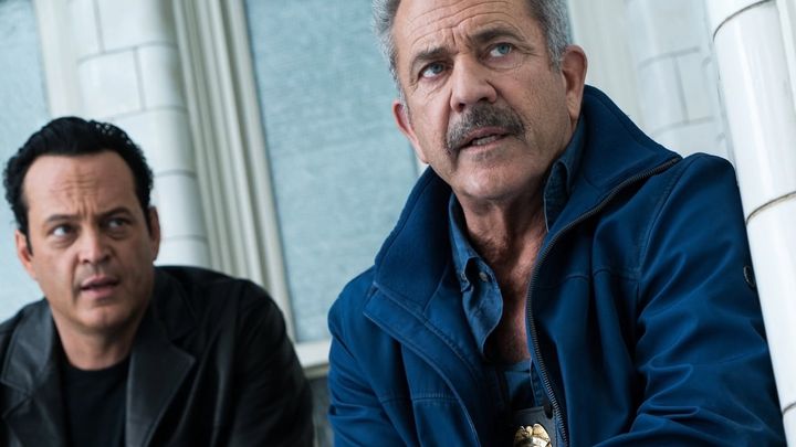 Una scena tratta dal film Dragged Across Concrete - Poliziotti al limite
