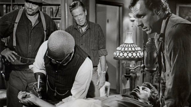 Una scena tratta dal film Il ballo delle pistole