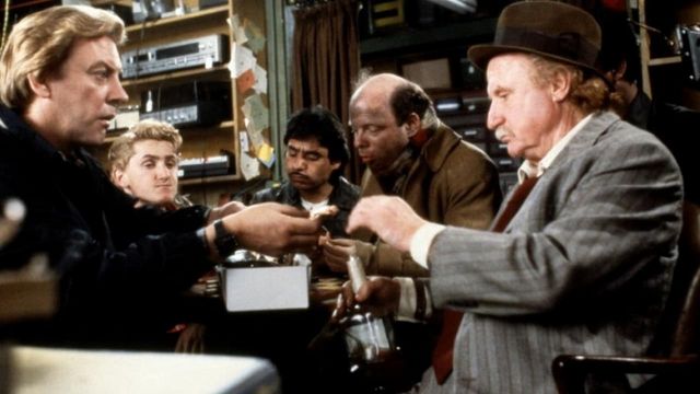 Una scena tratta dal film Crackers
