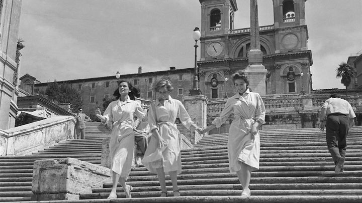 Una scena tratta dal film Le ragazze di Piazza di Spagna