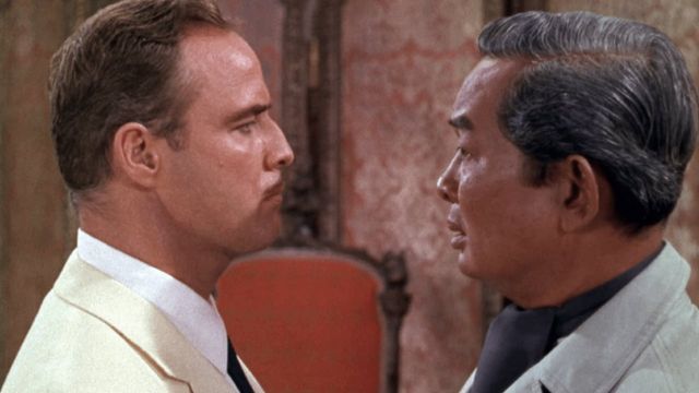 Una scena tratta dal film Missione in Oriente - Il brutto americano