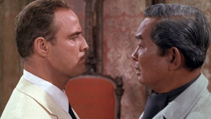 Una scena tratta dal film Missione in Oriente - Il brutto americano