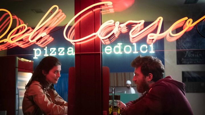 Una scena tratta dal film Si muore solo da vivi