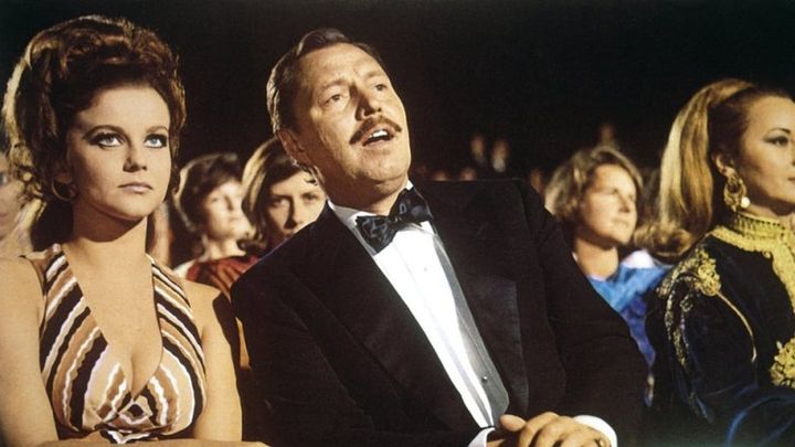 Una scena tratta dal film Rebus