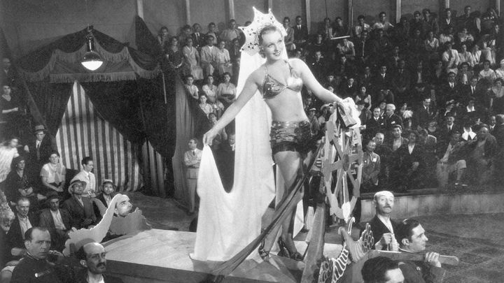 Una scena tratta dal film Darò un milione