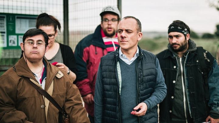 Una scena tratta dal film Non ci resta che vincere