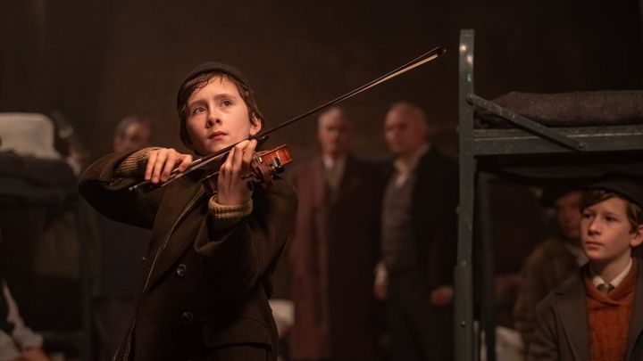 Una scena tratta dal film The Song of Names - La musica della memoria