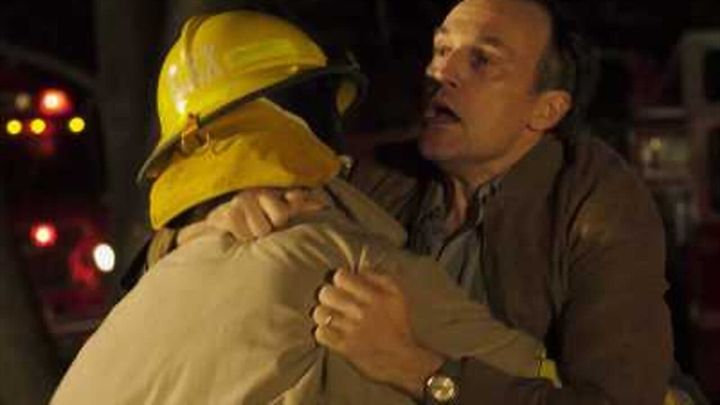 Una scena tratta dal film La casa in fiamme