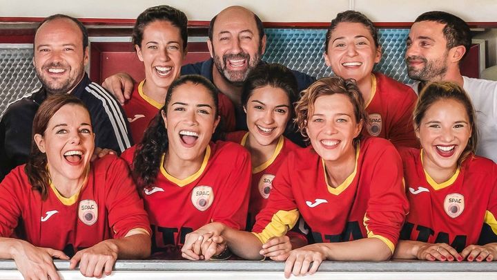 Una scena tratta dal film Regine del campo