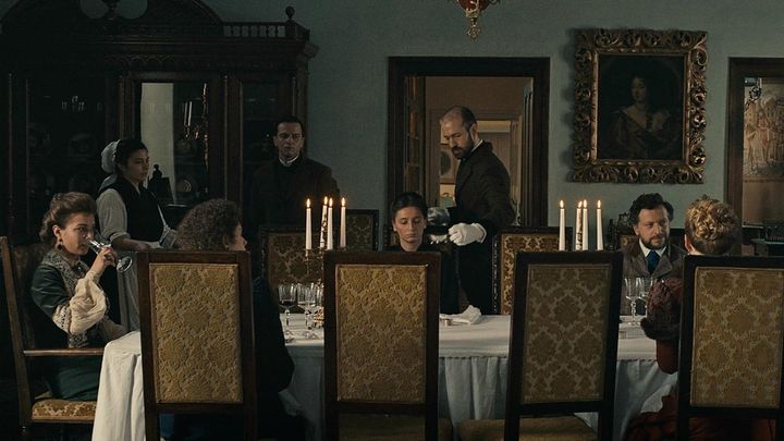 Una scena tratta dal film Malmkrog