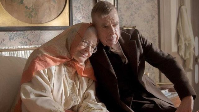 Una scena tratta dal film Mrs Lowry & Son