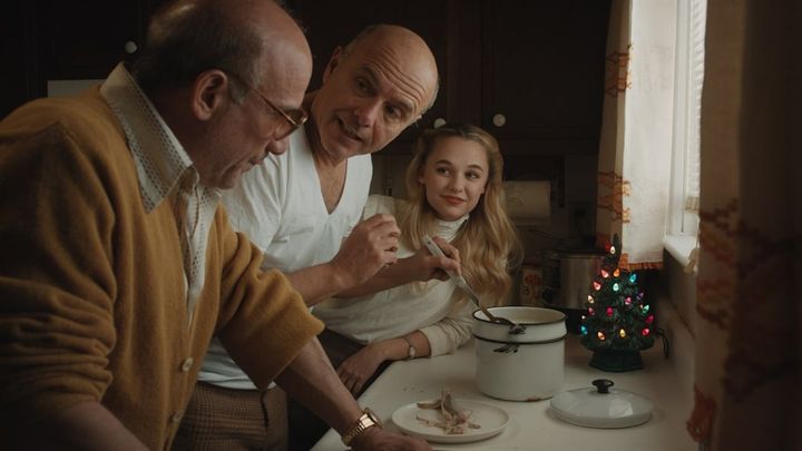 Una scena tratta dal film Amore, Natale e... baccalà