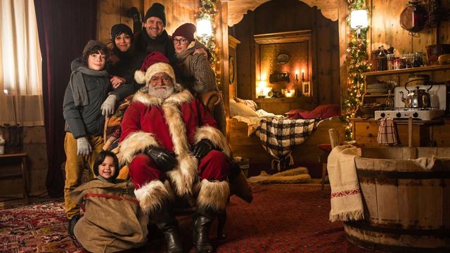 Una scena tratta dal film 10 giorni con Babbo Natale