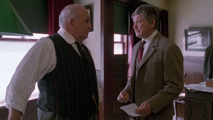 Una scena tratta dal film Sì Virginia, Babbo Natale esiste