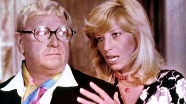 Una scena tratta dal film Per vivere meglio, divertitevi con noi