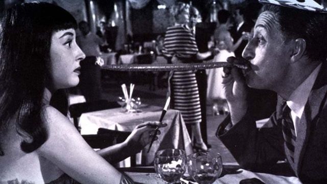 Una scena tratta dal film Totò e le Donne
