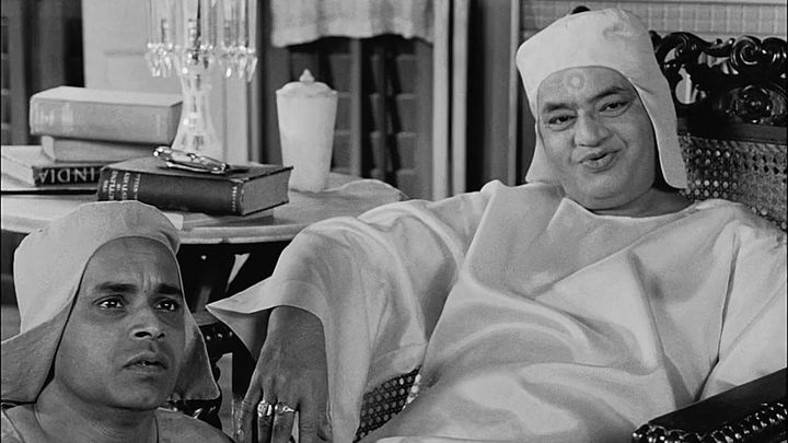 Una scena tratta dal film Il santone