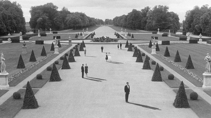Una scena tratta dal film L'anno scorso a Marienbad