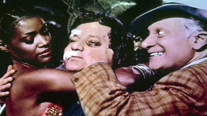 Una scena tratta dal film Sistemo l'America e torno