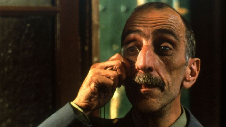 Una scena tratta dal film Ricordi della casa gialla