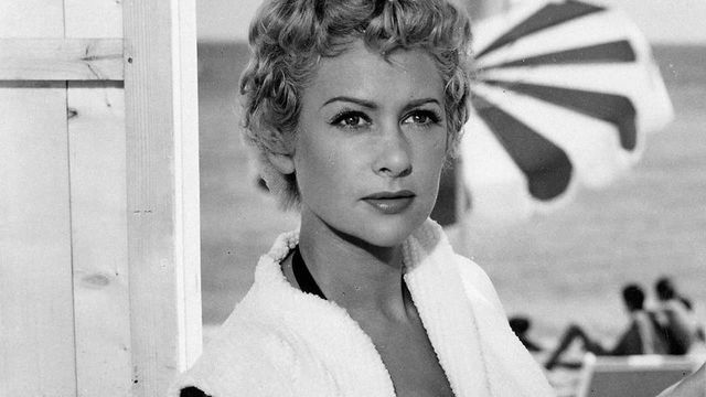 Una scena tratta dal film La Spiaggia