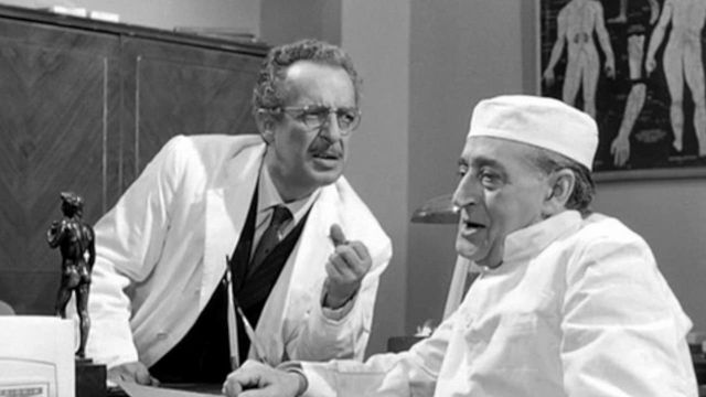 Una scena tratta dal film Lo smemorato di Collegno