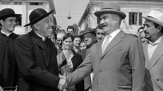 Una scena tratta dal film Don Camillo monsignore... ma non troppo
