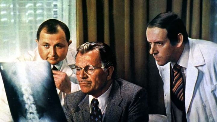 Una scena tratta dal film Bisturi - La Mafia Bianca