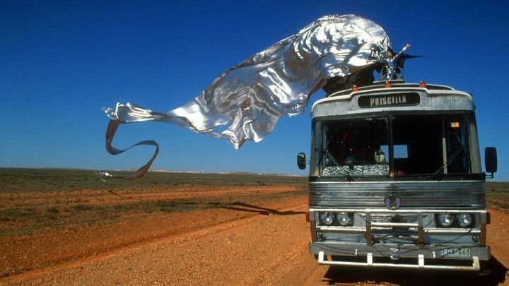 Una scena tratta dal film Priscilla - La regina del deserto