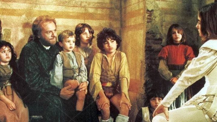 Una scena tratta dal film State buoni se potete