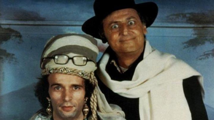 Una scena tratta dal film FF.SS. cioè'...che mi hai portato a fare sopra a Posillipo se non mi vuoi più bene?'