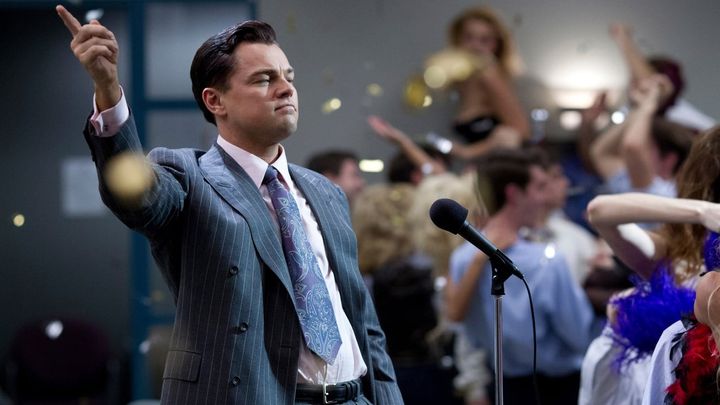 Una scena tratta dal film The Wolf of Wall Street