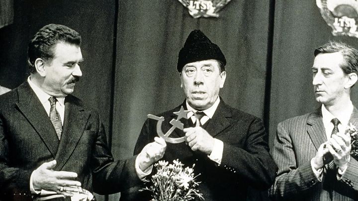 Una scena tratta dal film Il compagno Don Camillo