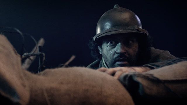 Una scena tratta dal film Scemo di guerra