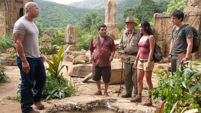 Una scena tratta dal film Viaggio nell'isola misteriosa
