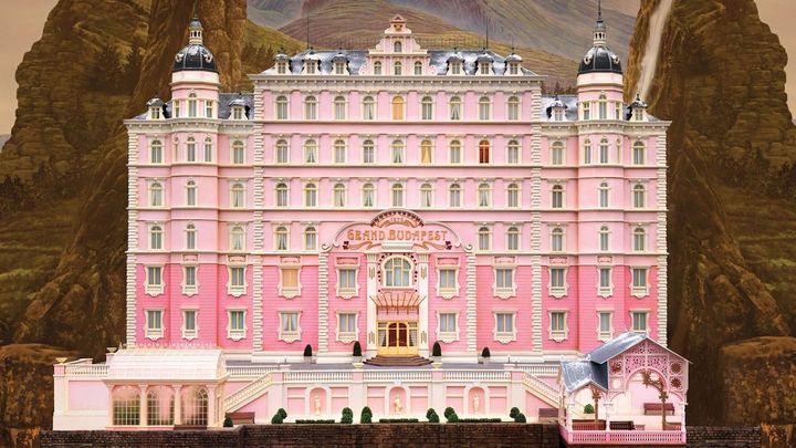 Una scena tratta dal film Grand Budapest Hotel