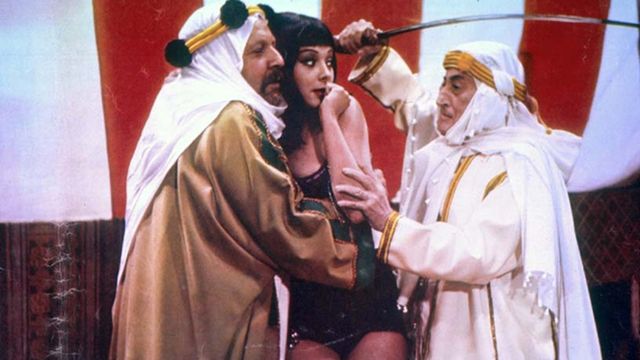 Una scena tratta dal film Totò d'Arabia